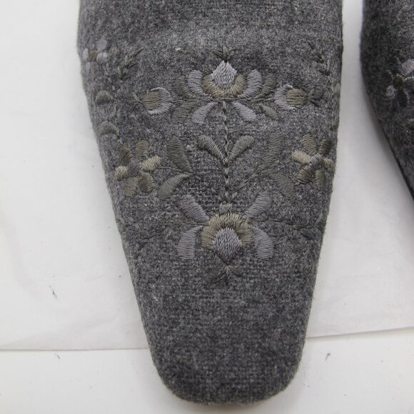 Anne Klein Collection gray wool wedge with floral pattern 8.5AA - Picture 2 of 7